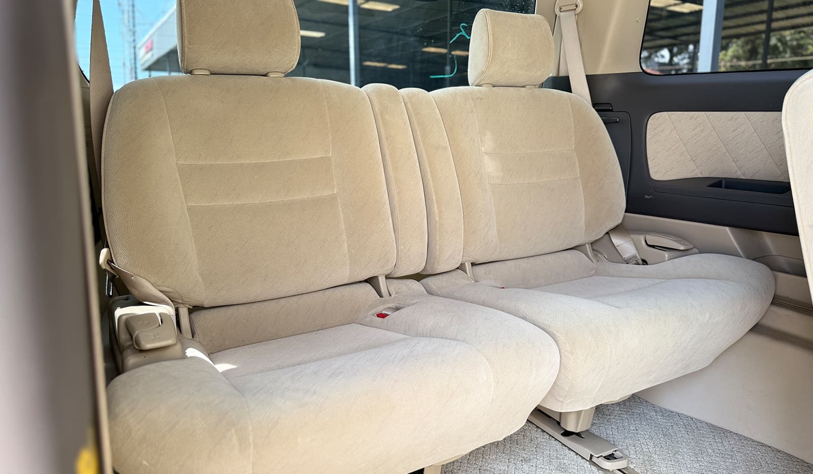2005 Toyota Alphard AX L image-14