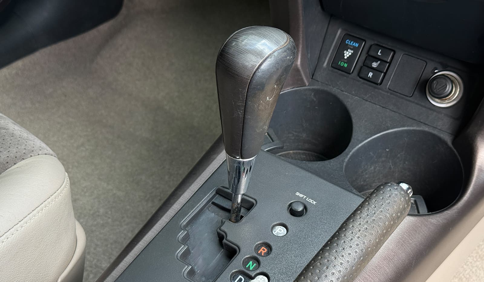 2007 Toyota Vanguard 240S 4WD image-9