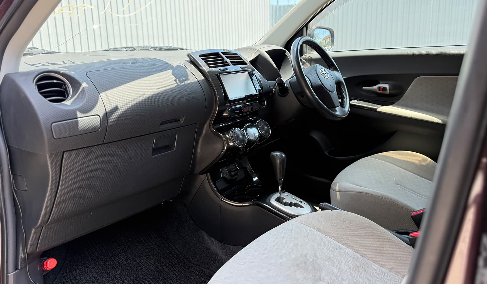 2007 Toyota IST 150G image-8