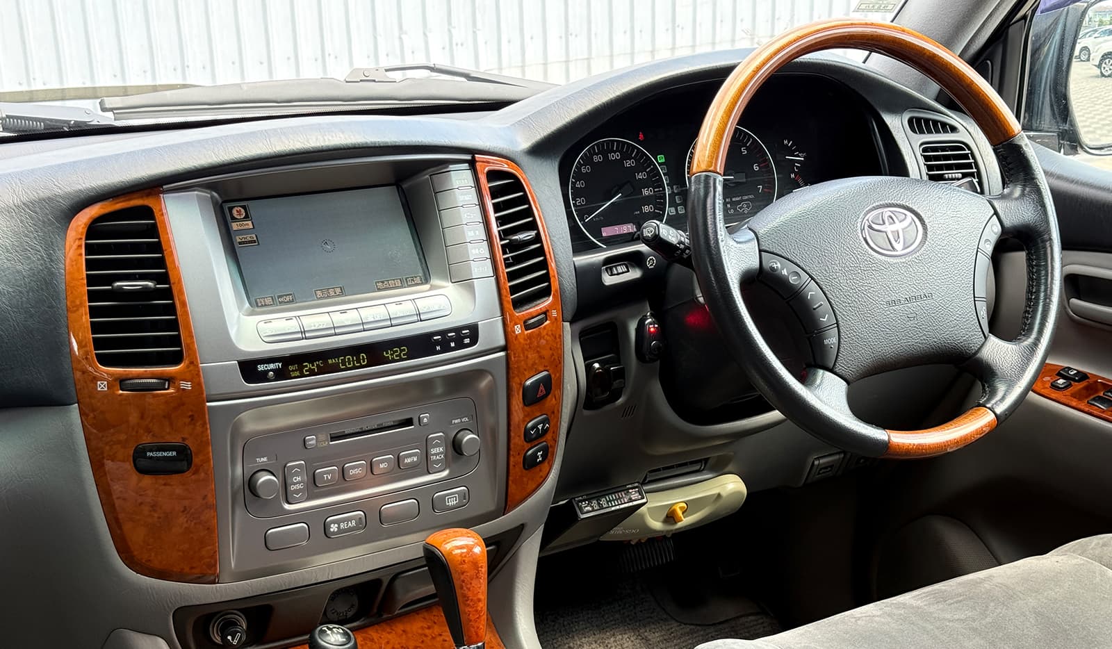 2005 Toyota Land Cruiser 100 VX LTD G SELEC TOURING image-7