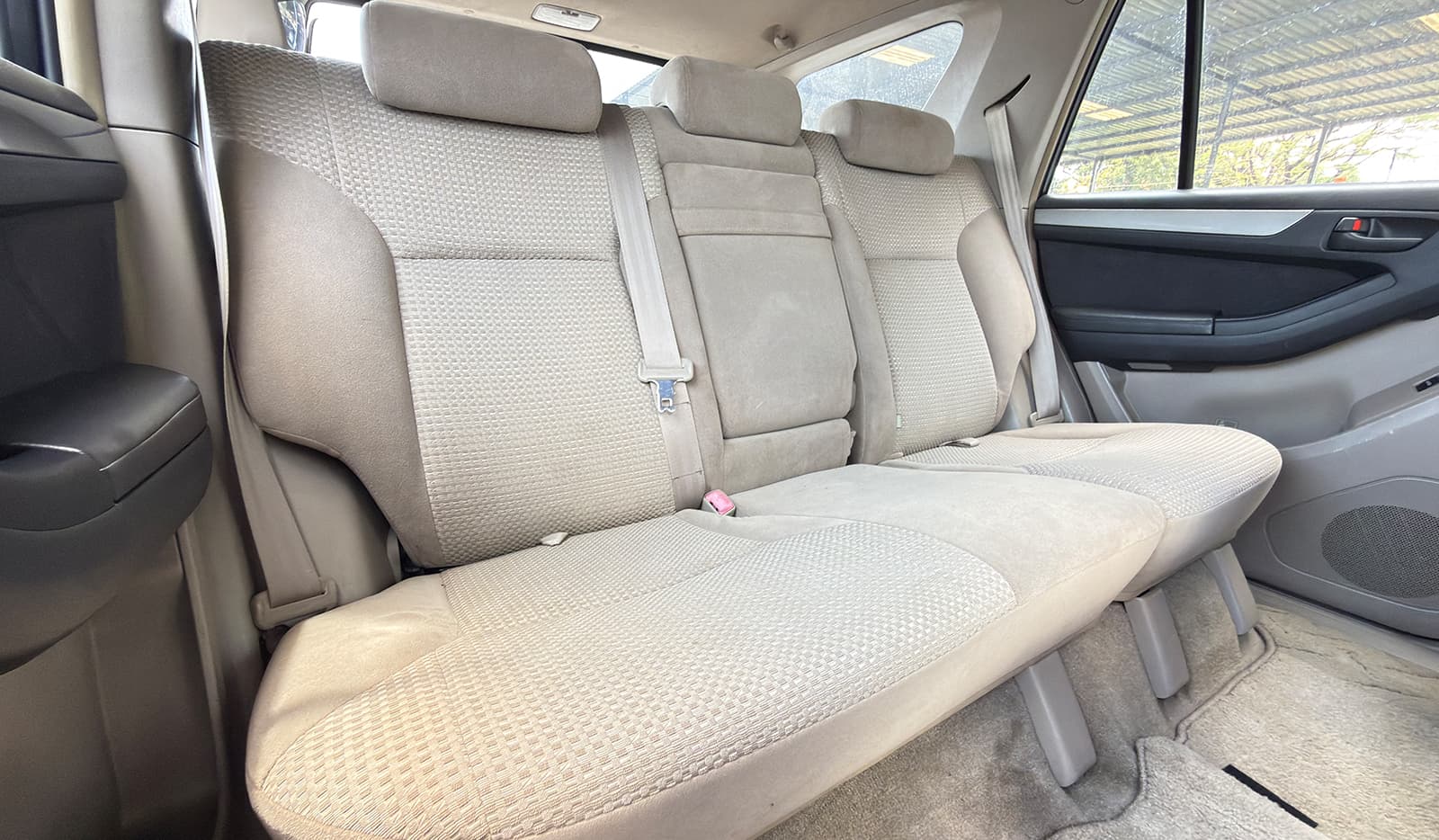 2003 Toyota Hilux Surf SSR-X image-10