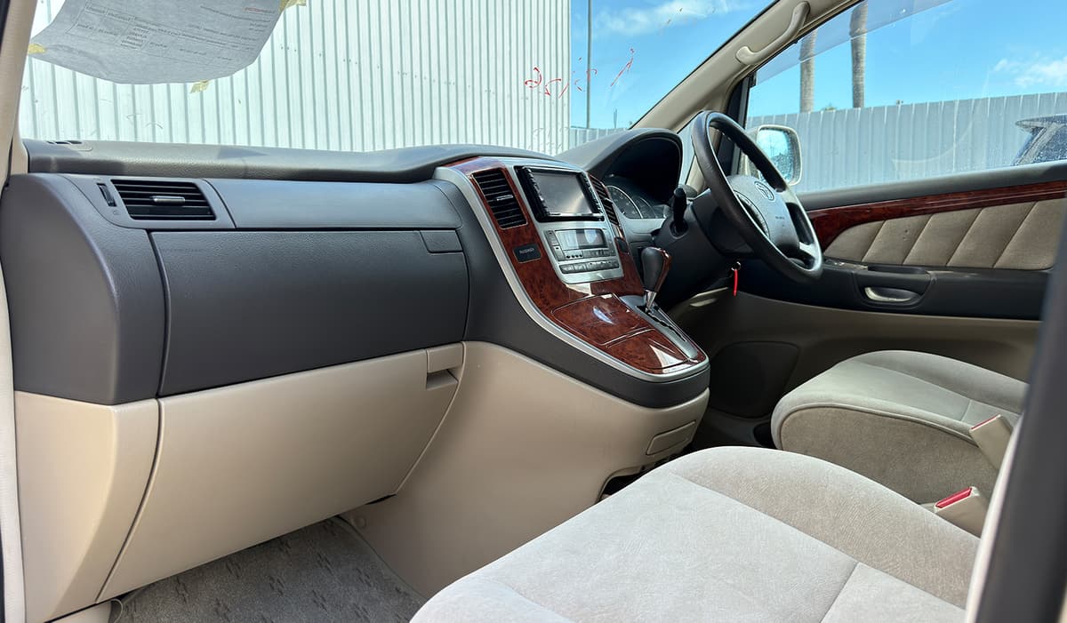 2002 Toyota Alphard AX L Package image-8