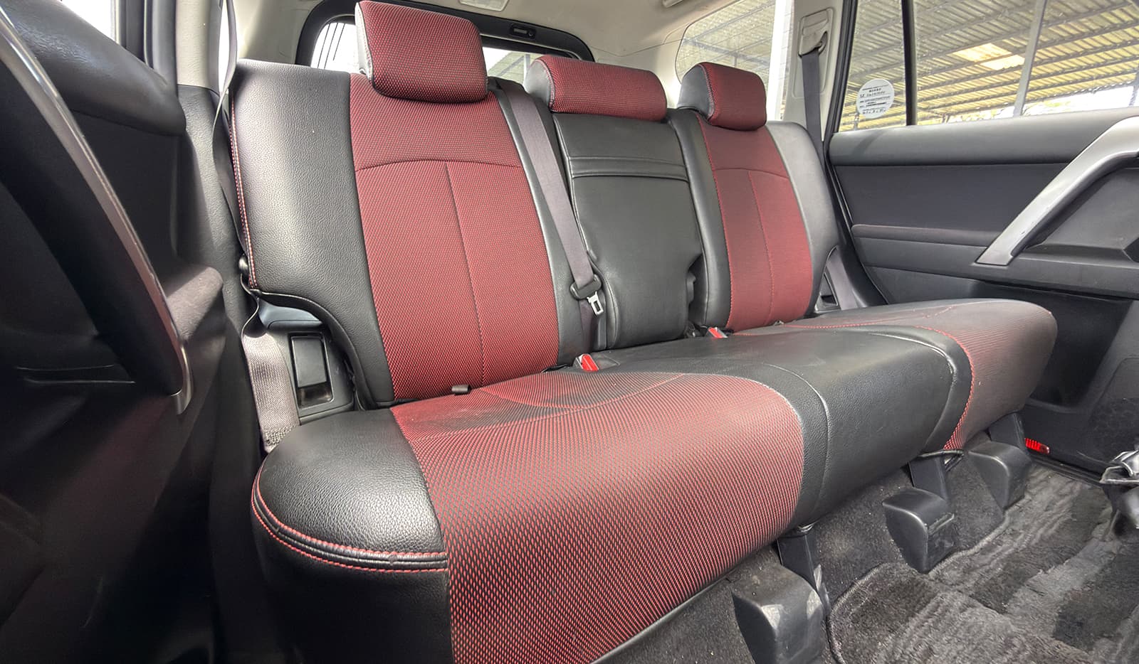 2016 Toyota Land Cruiser Prado TX image-12
