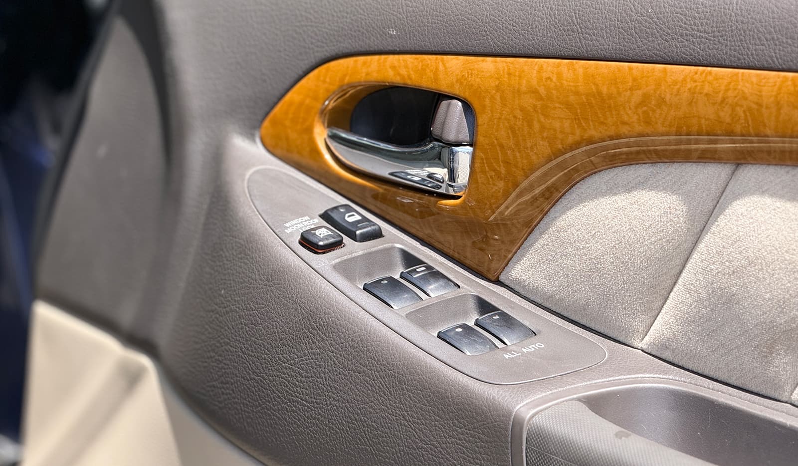 2005 Toyota Alphard AX L image-10