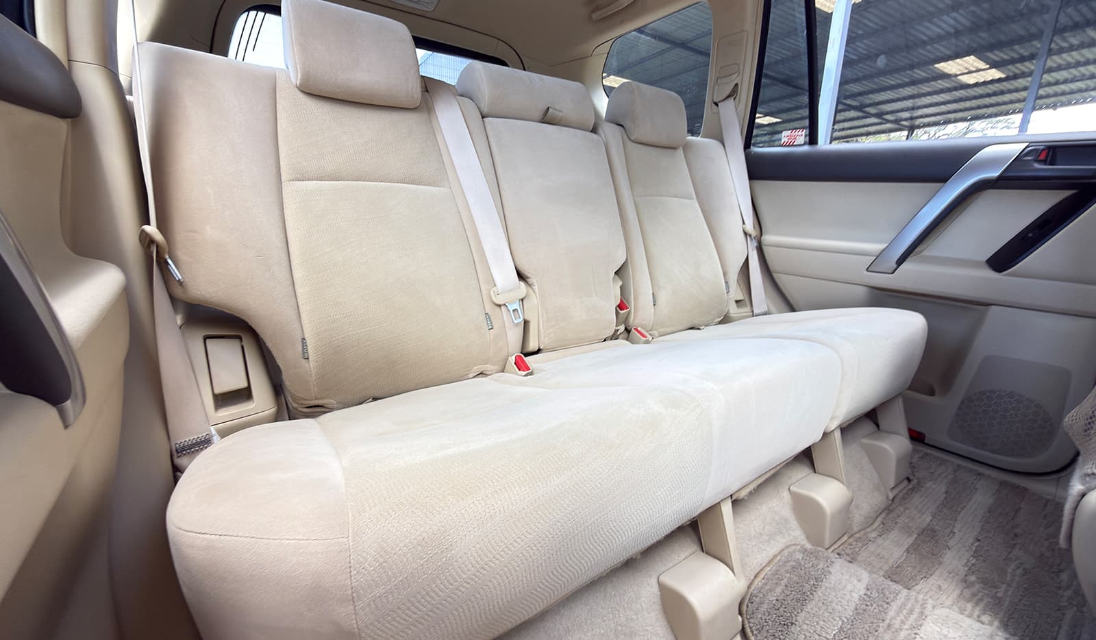 2016 Toyota Land Cruiser Prado TX image-11