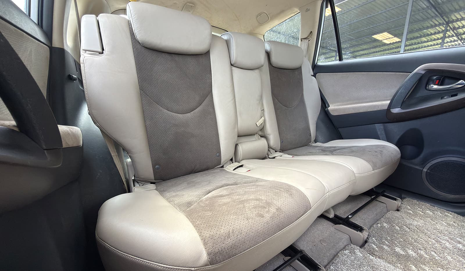 2007 Toyota Vanguard 240S 4WD image-12