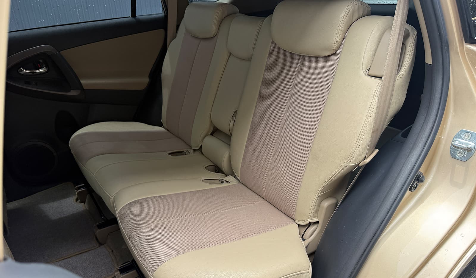 2008 Toyota Vanguard 240S image-12