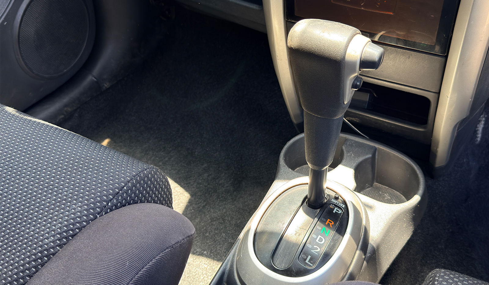 2002 Toyota IST 1.5F image-5