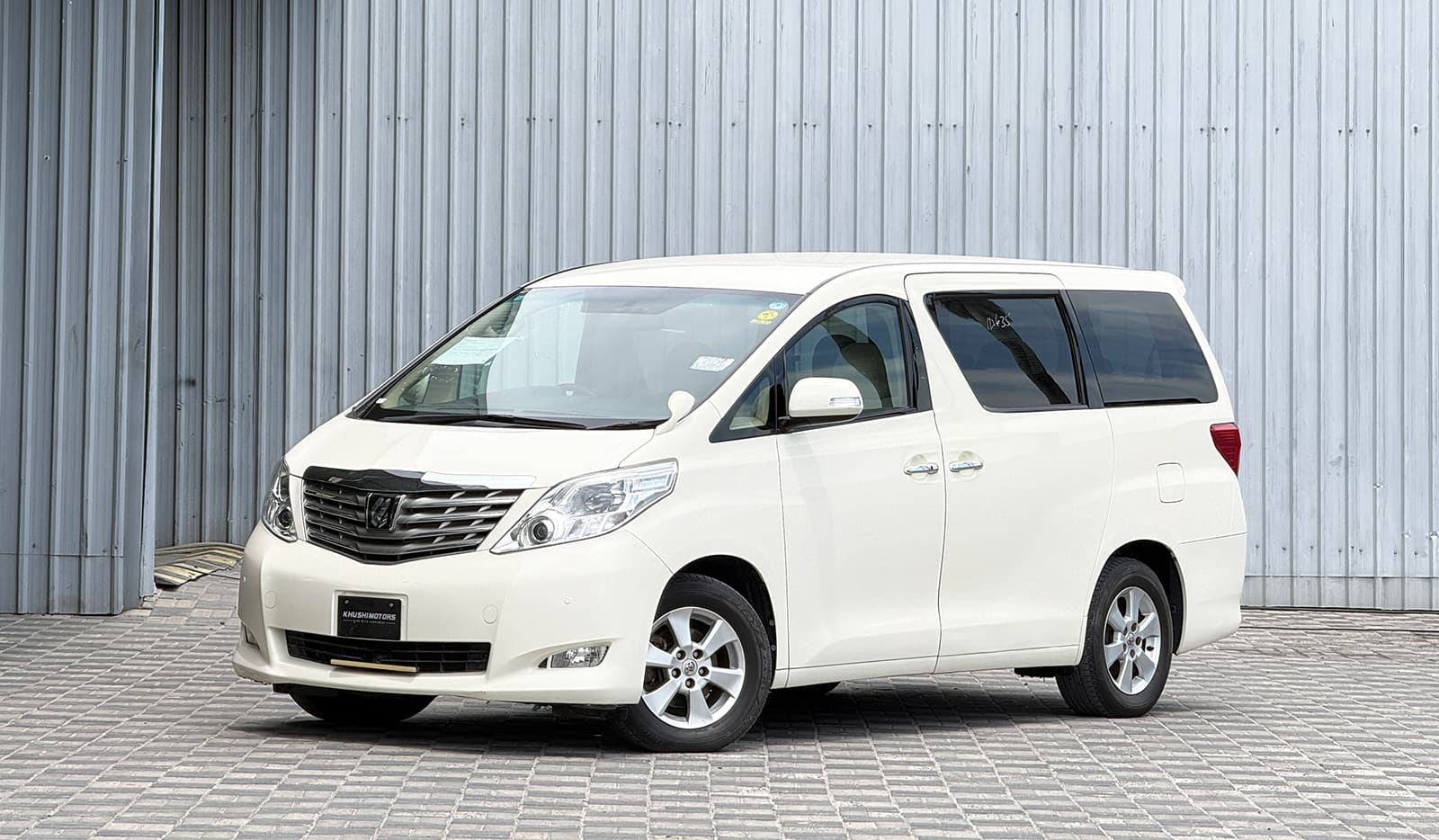 2008 Toyota Alphard X image-2