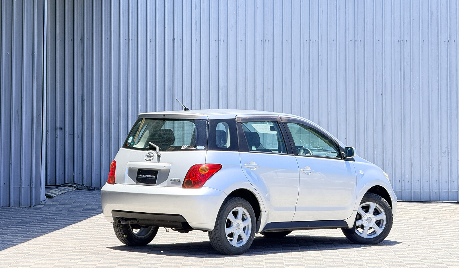 2002 Toyota IST 1.5F image-4