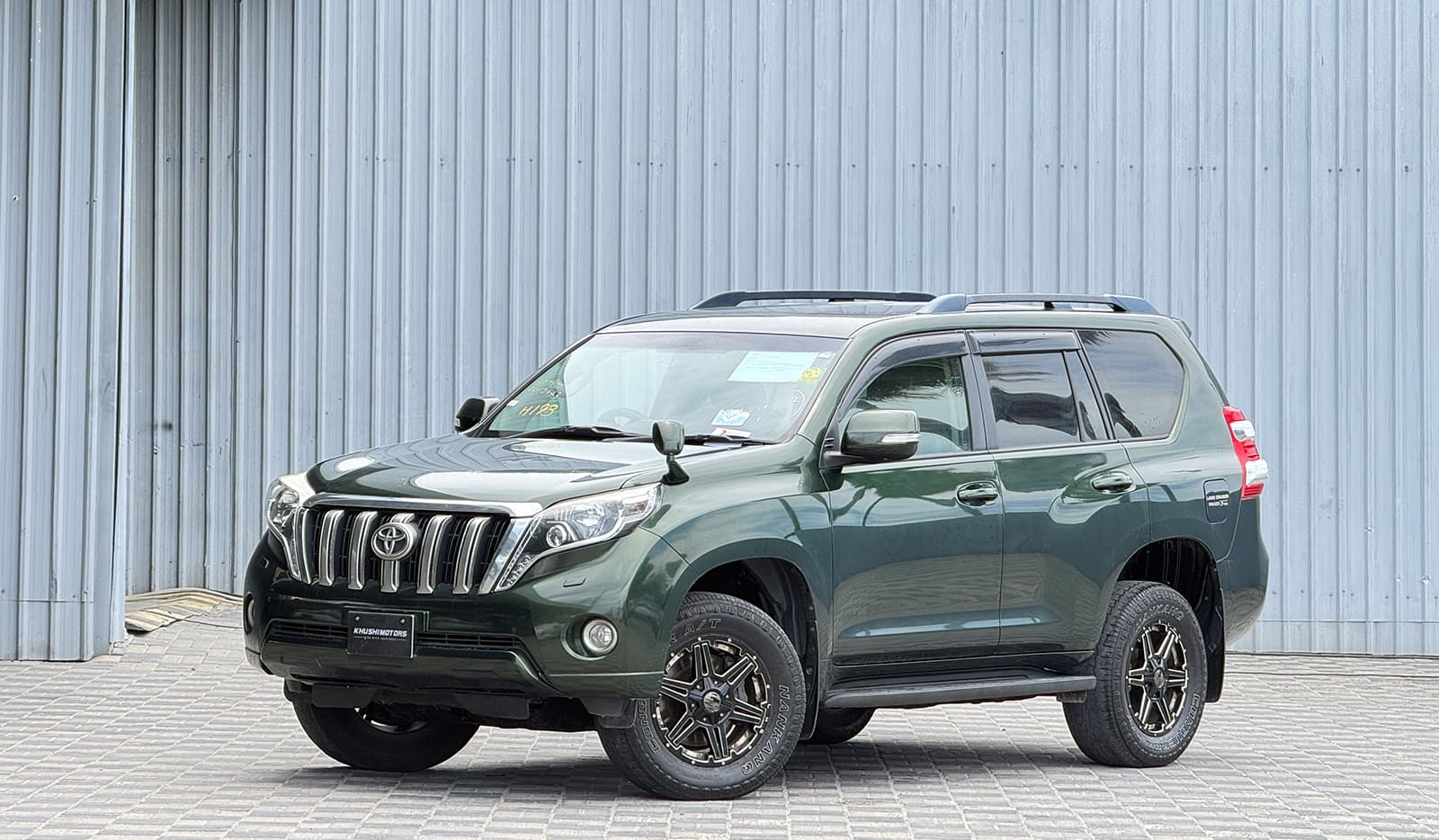 2016 Toyota Land Cruiser Prado TX image-2