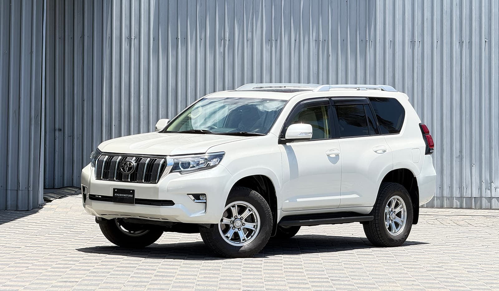 2016 Toyota Land Cruiser Prado TX image-2