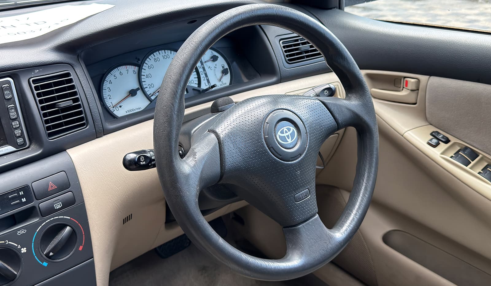 2002 Toyota Alex XS image-5