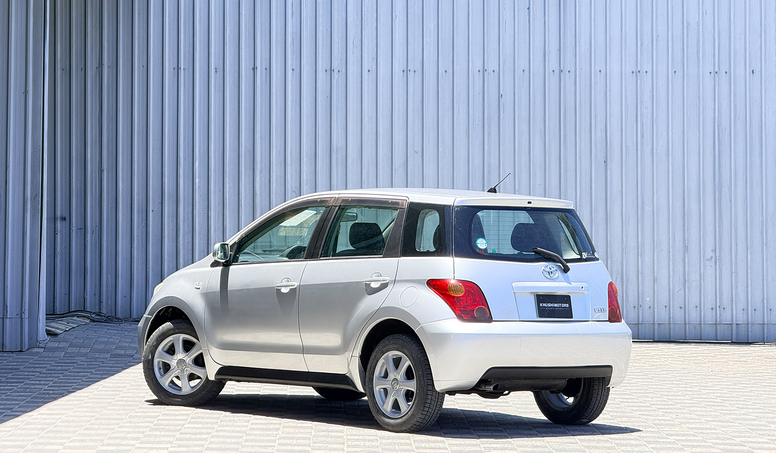 2002 Toyota IST 1.5F image-3