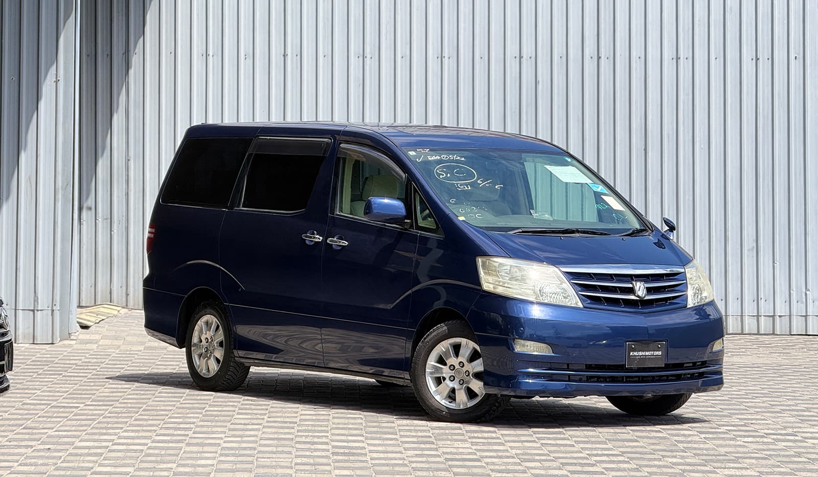 2005 Toyota Alphard AX L image-1