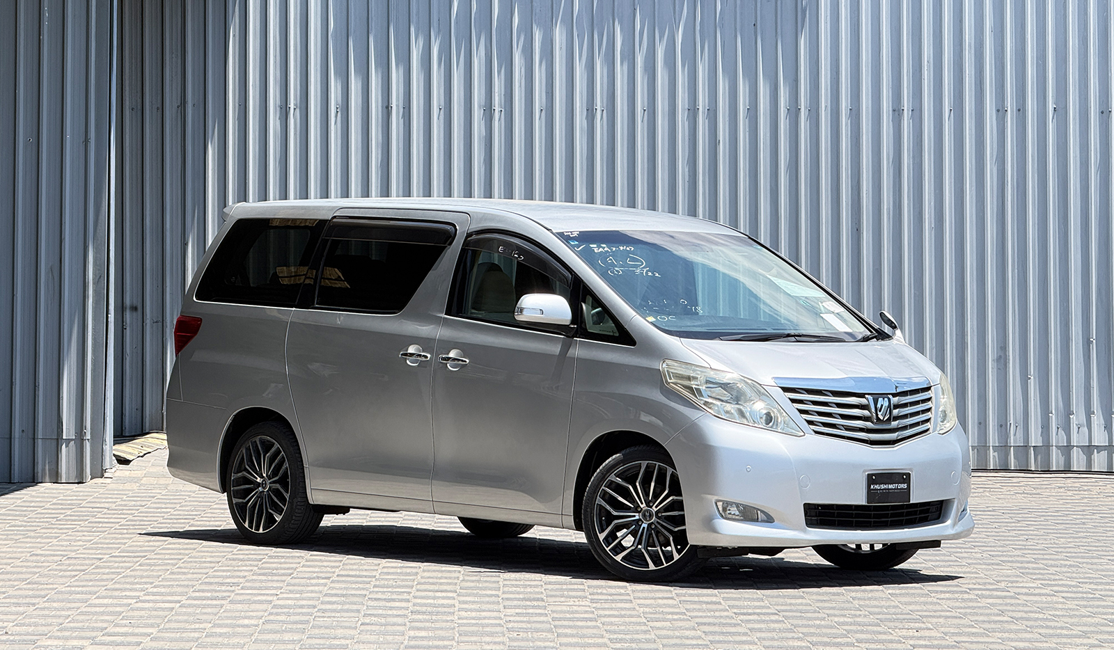 2009 Toyota Alphard 240X image-1