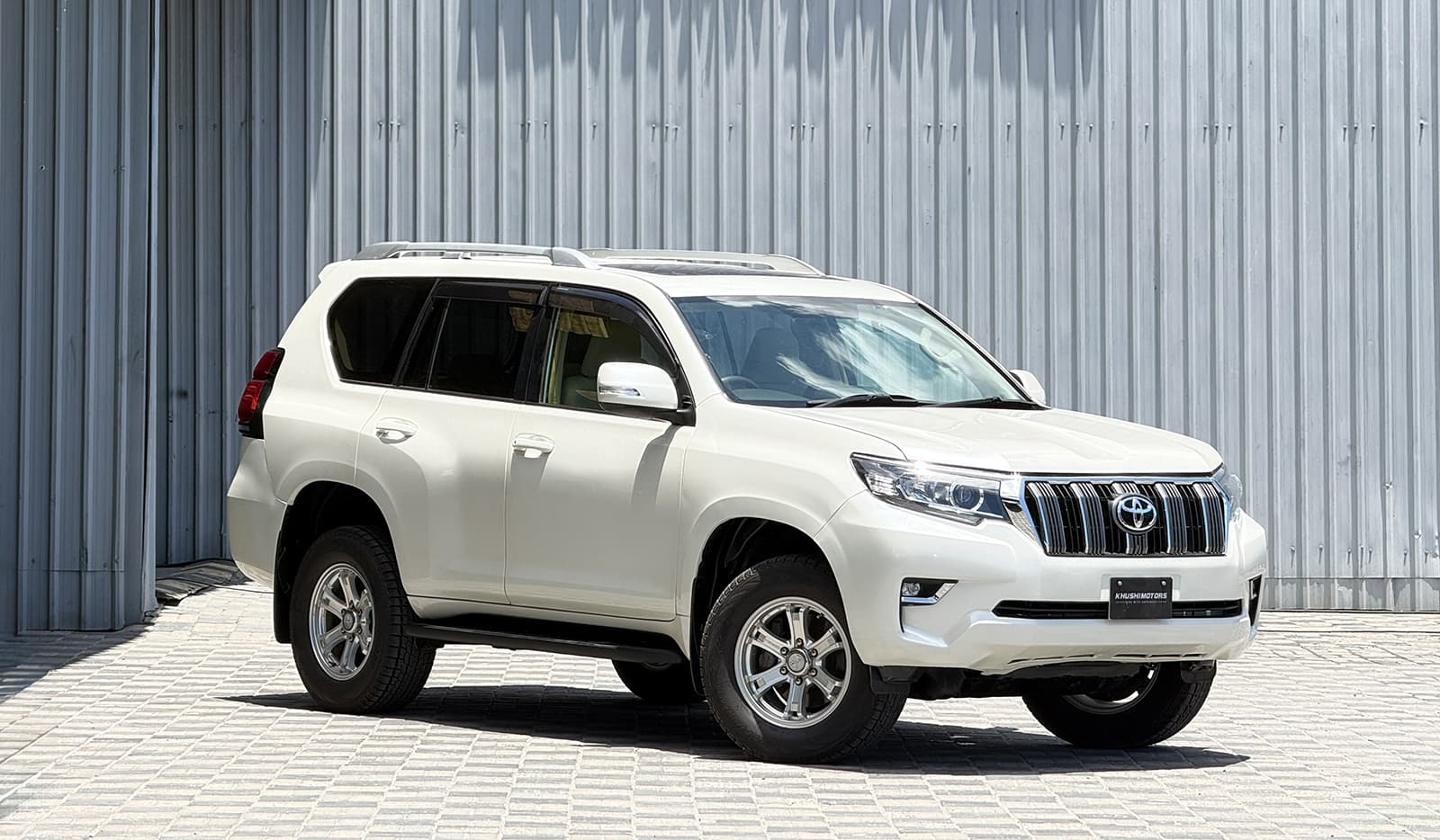 2016 Toyota Land Cruiser Prado TX image-1