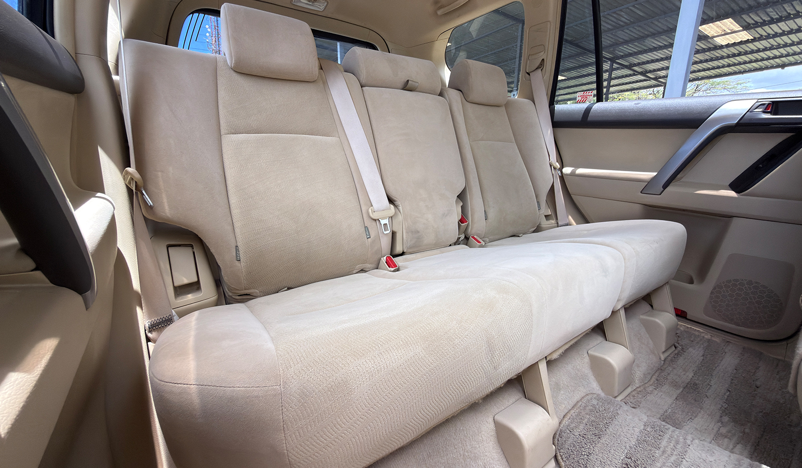 2016 Toyota Land Cruiser Prado TX image-12