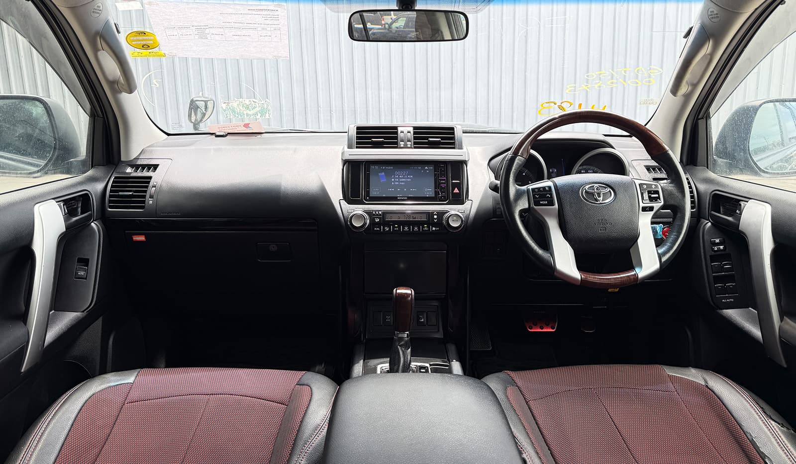 2016 Toyota Land Cruiser Prado TX image-6