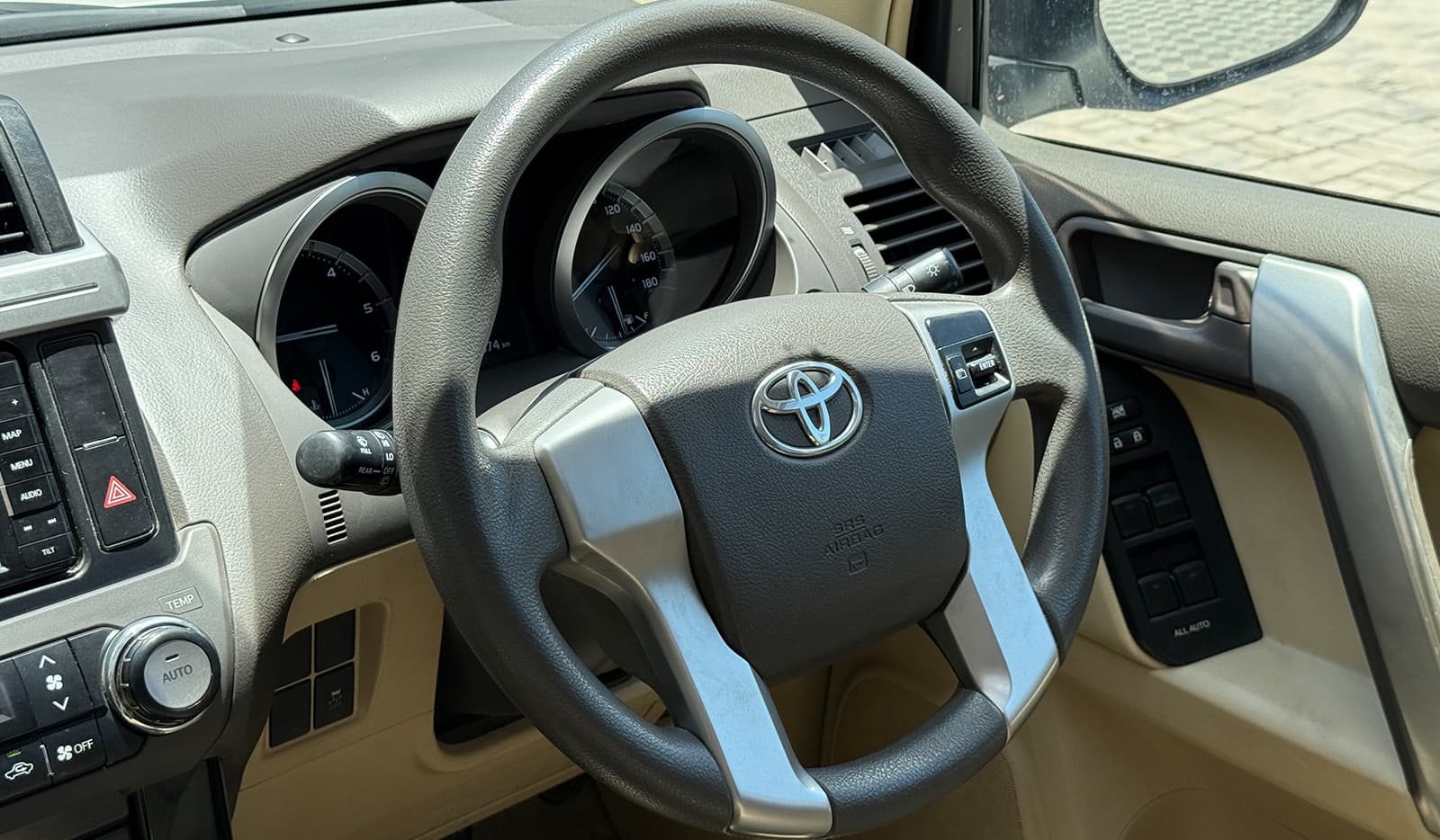 2016 Toyota Land Cruiser Prado TX image-7