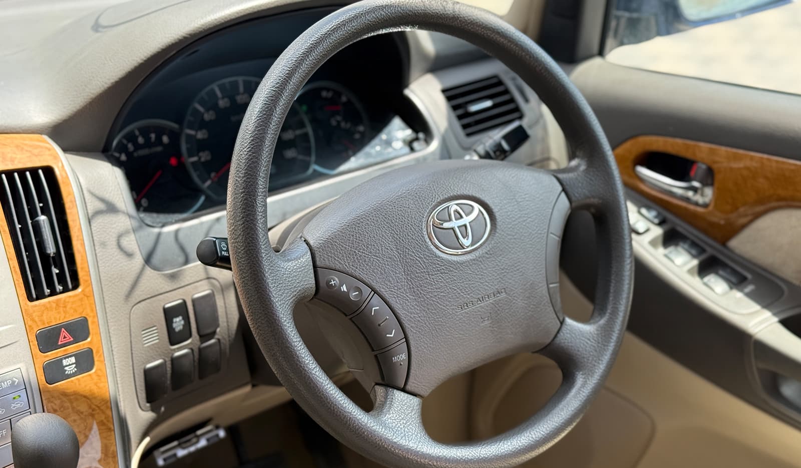 2005 Toyota Alphard AX L image-5