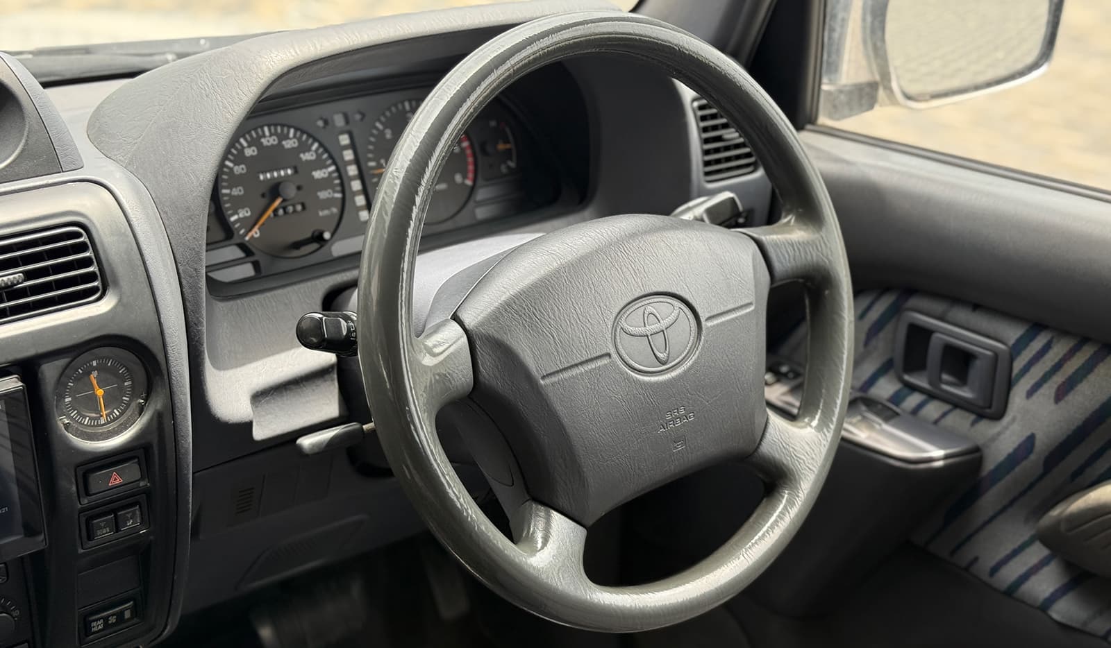 1997 Toyota Land Cruiser Prado TX image-8