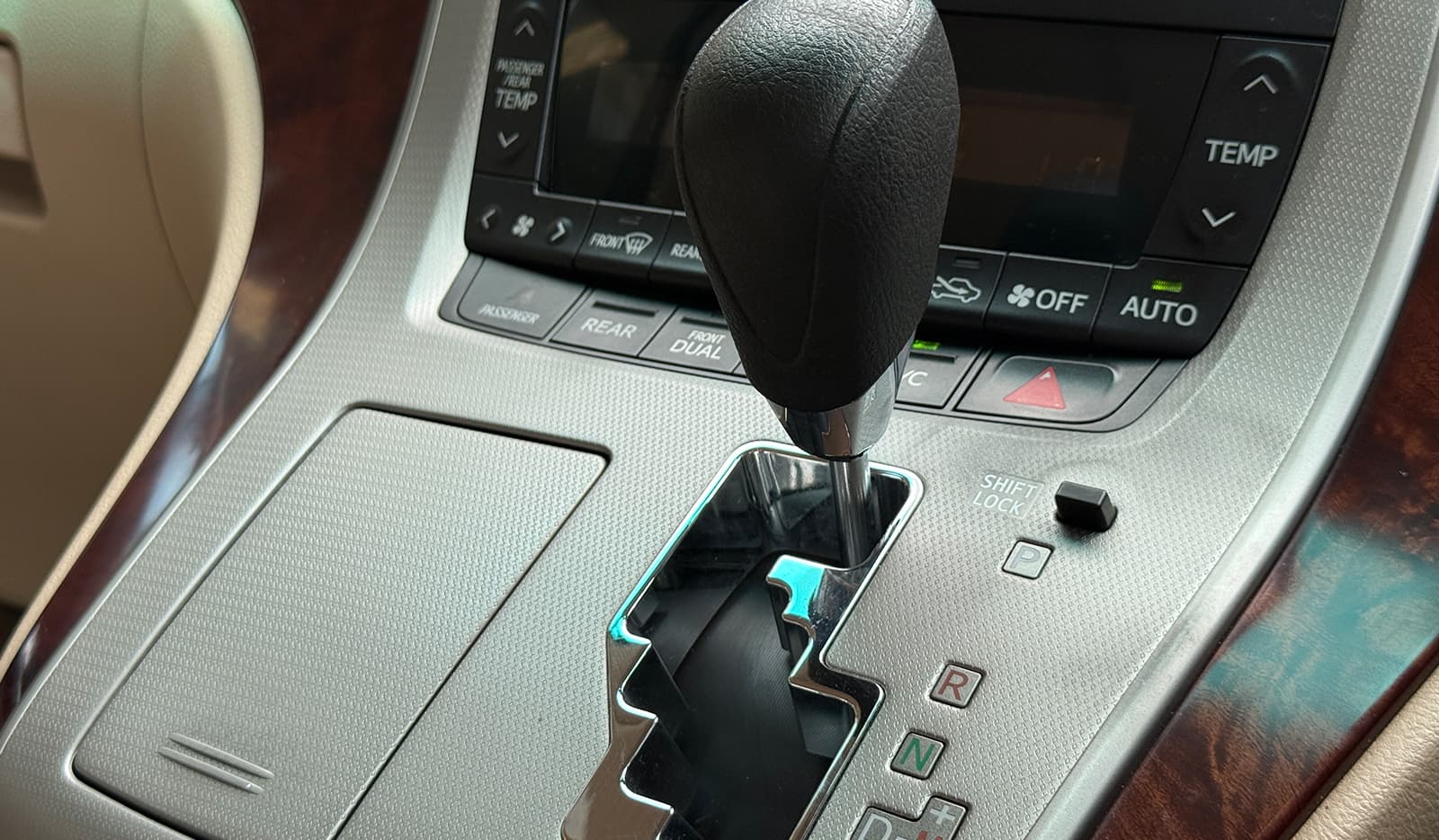 2008 Toyota Alphard X image-10