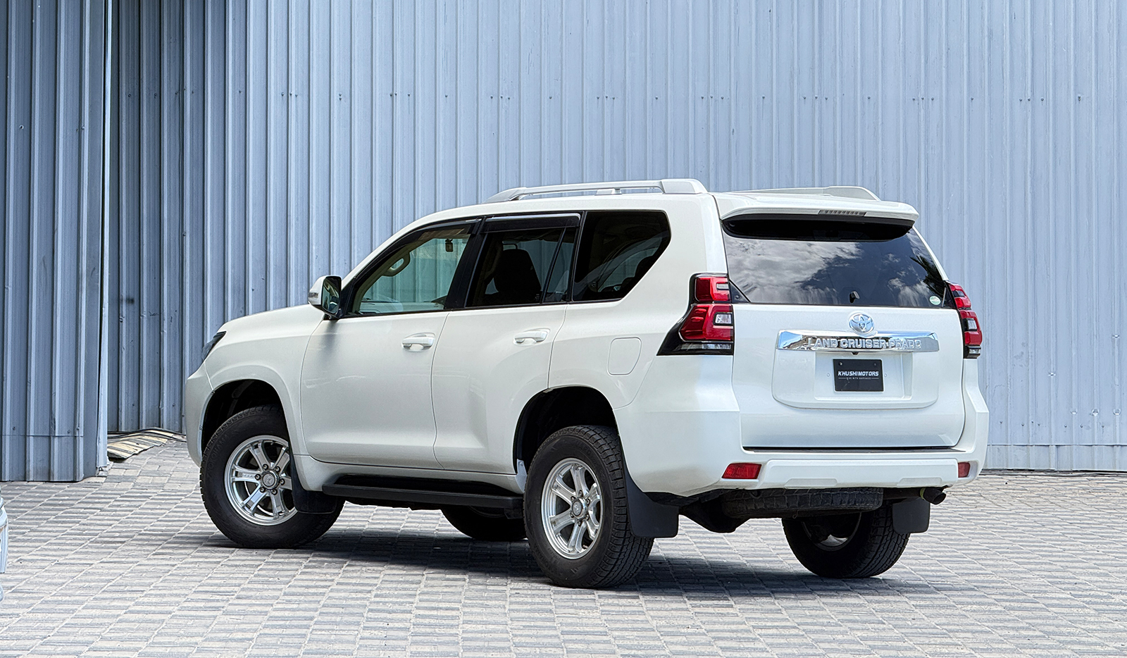 2016 Toyota Land Cruiser Prado TX image-3