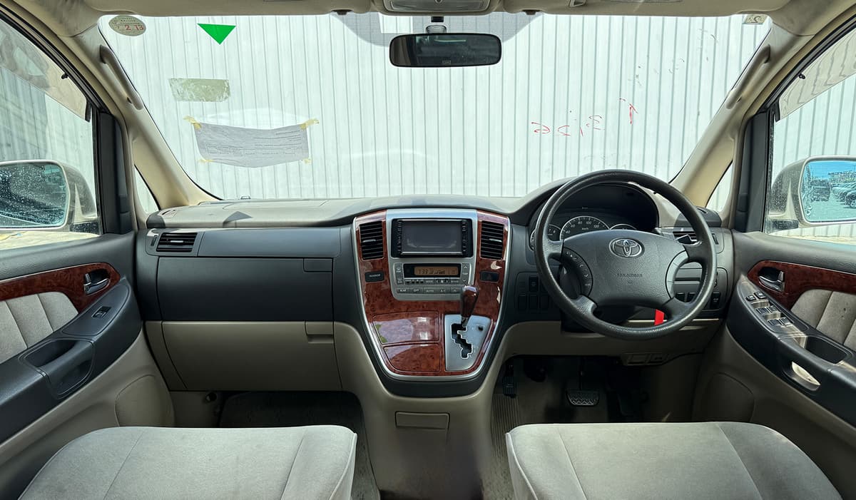 2002 Toyota Alphard AX L Package image-7