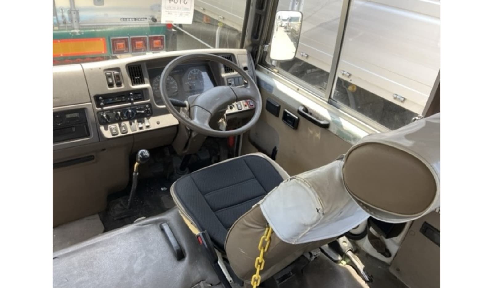 1995 Isuzu Journey Bus image-4