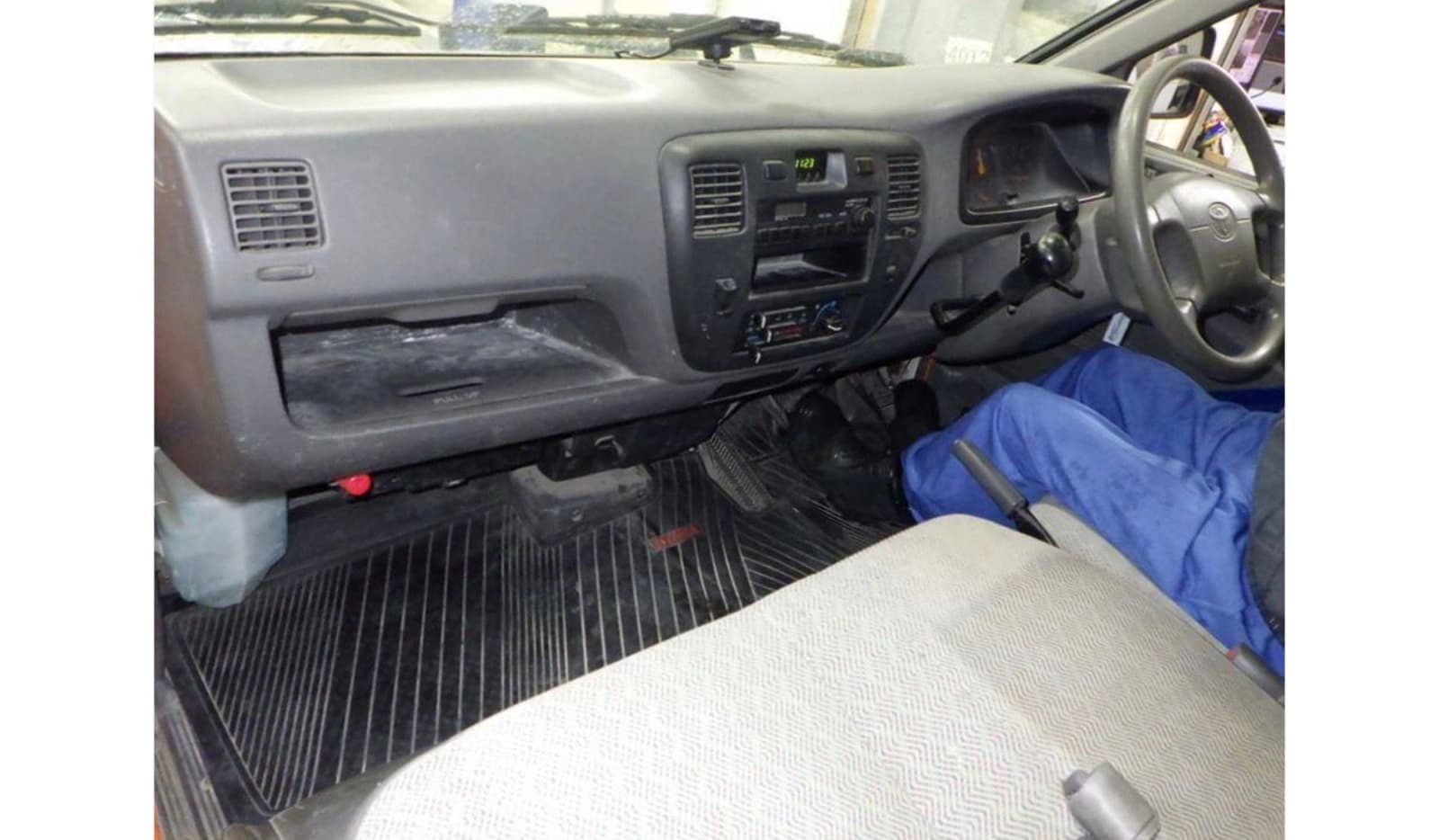 2005 Toyota Liteace Truck DX image-6