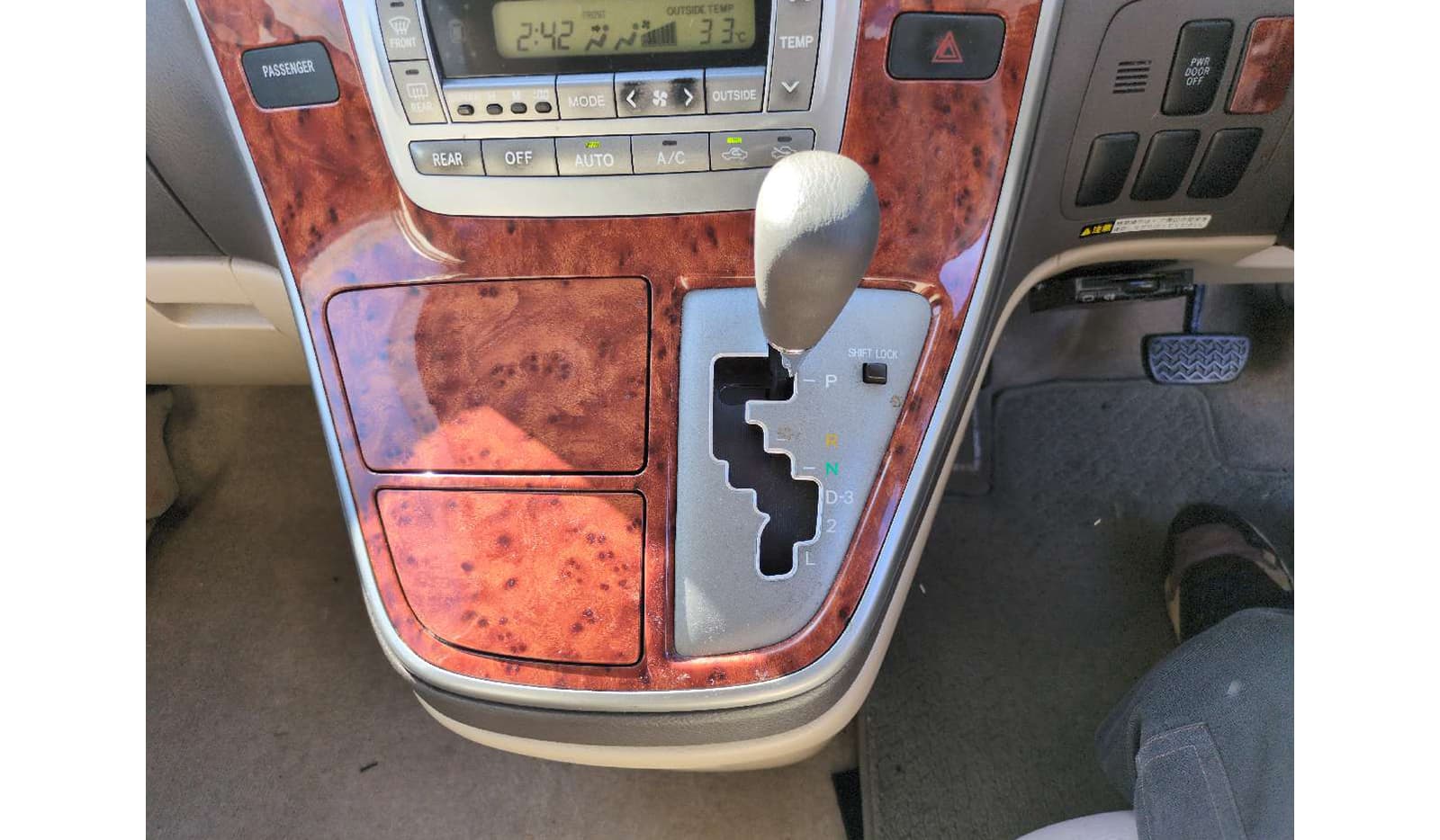 2003 Toyota Alphard AX L image-8