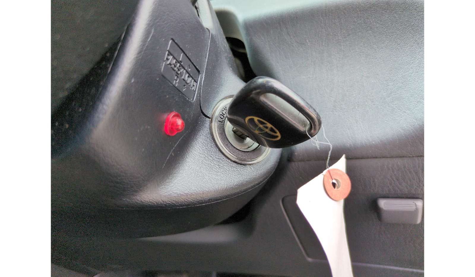 2001 Toyota Kluger image-13