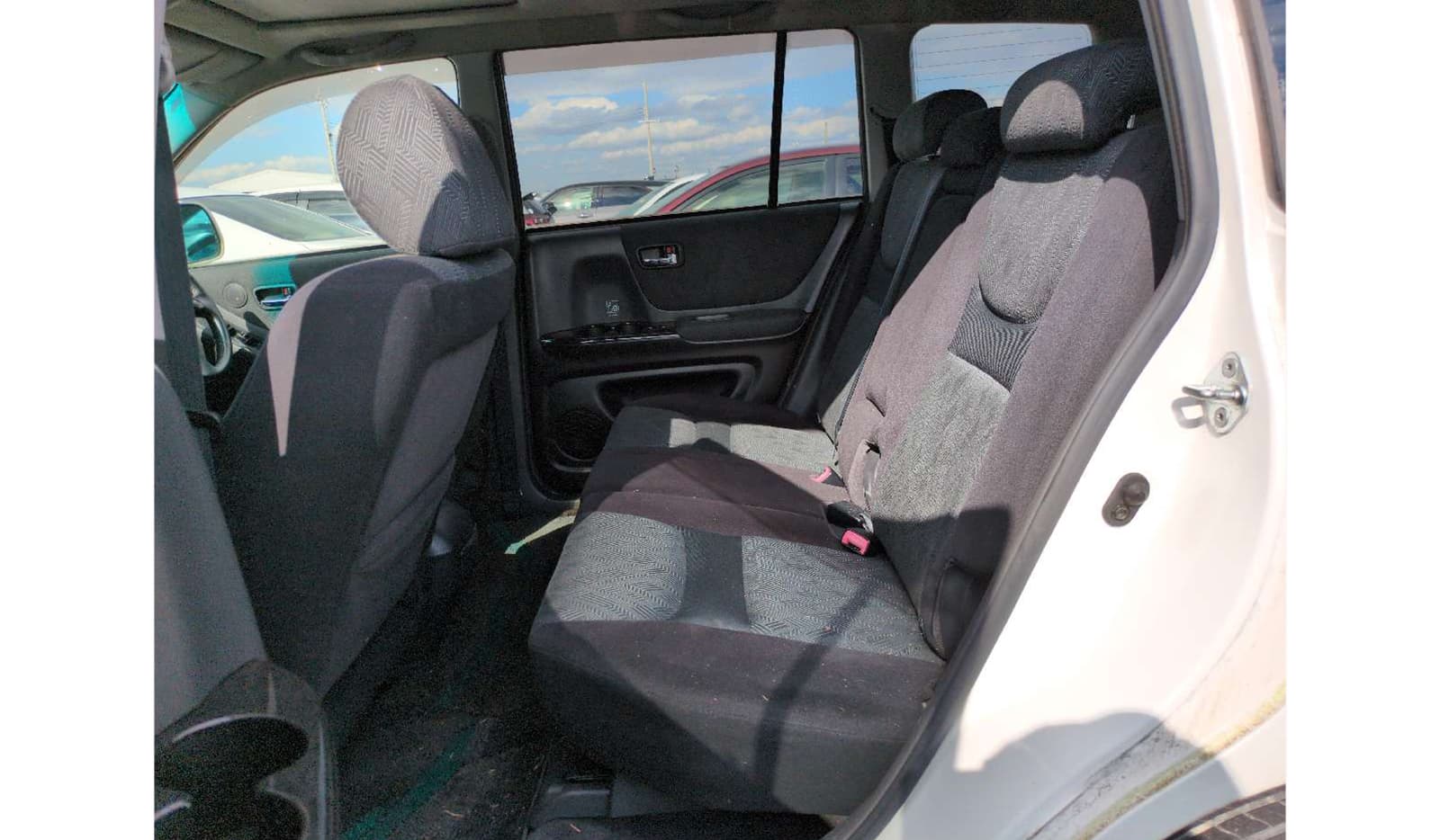 2001 Toyota Kluger image-10
