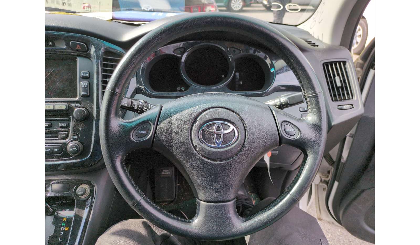 2001 Toyota Kluger image-9