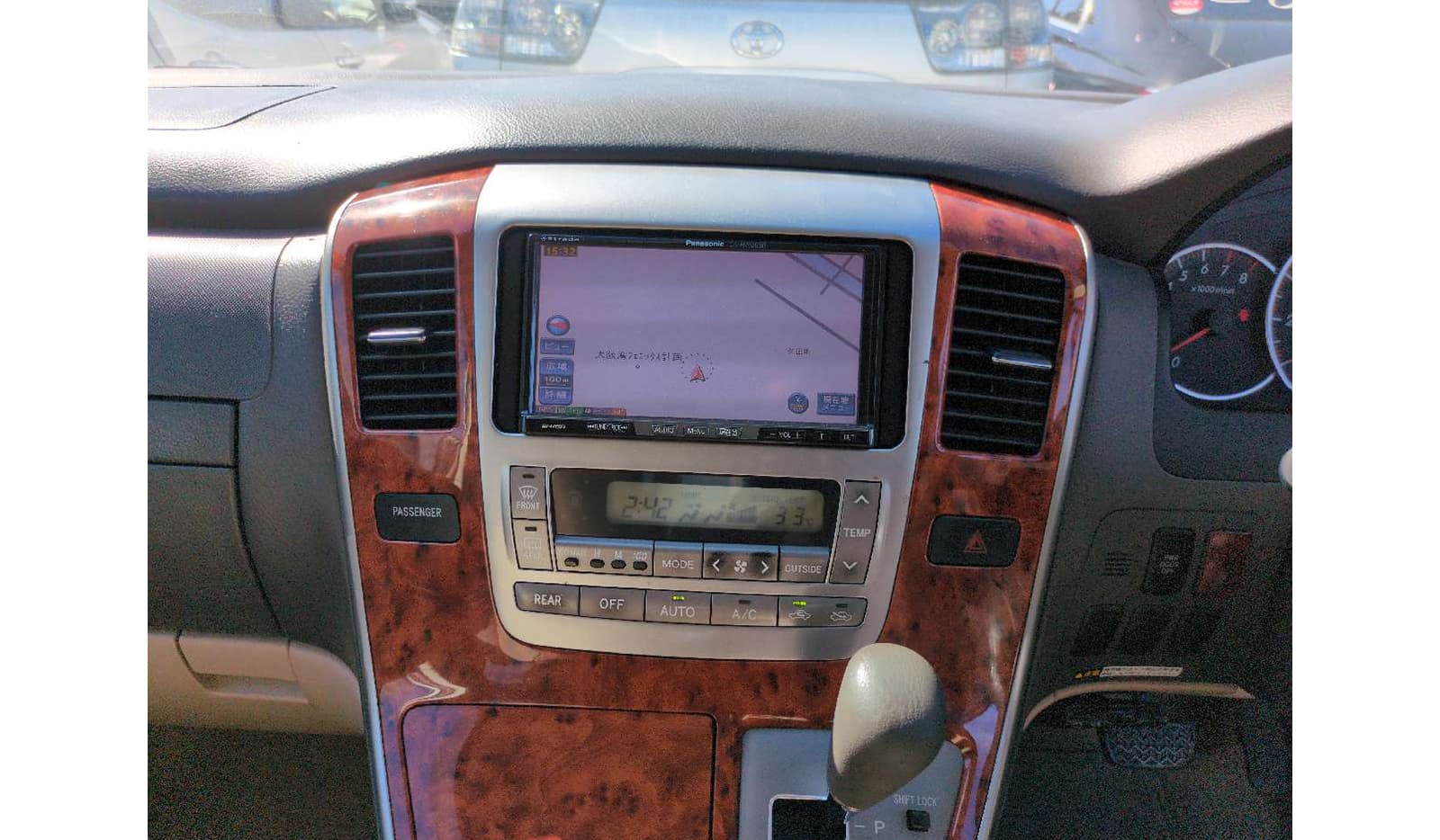 2003 Toyota Alphard AX L image-9