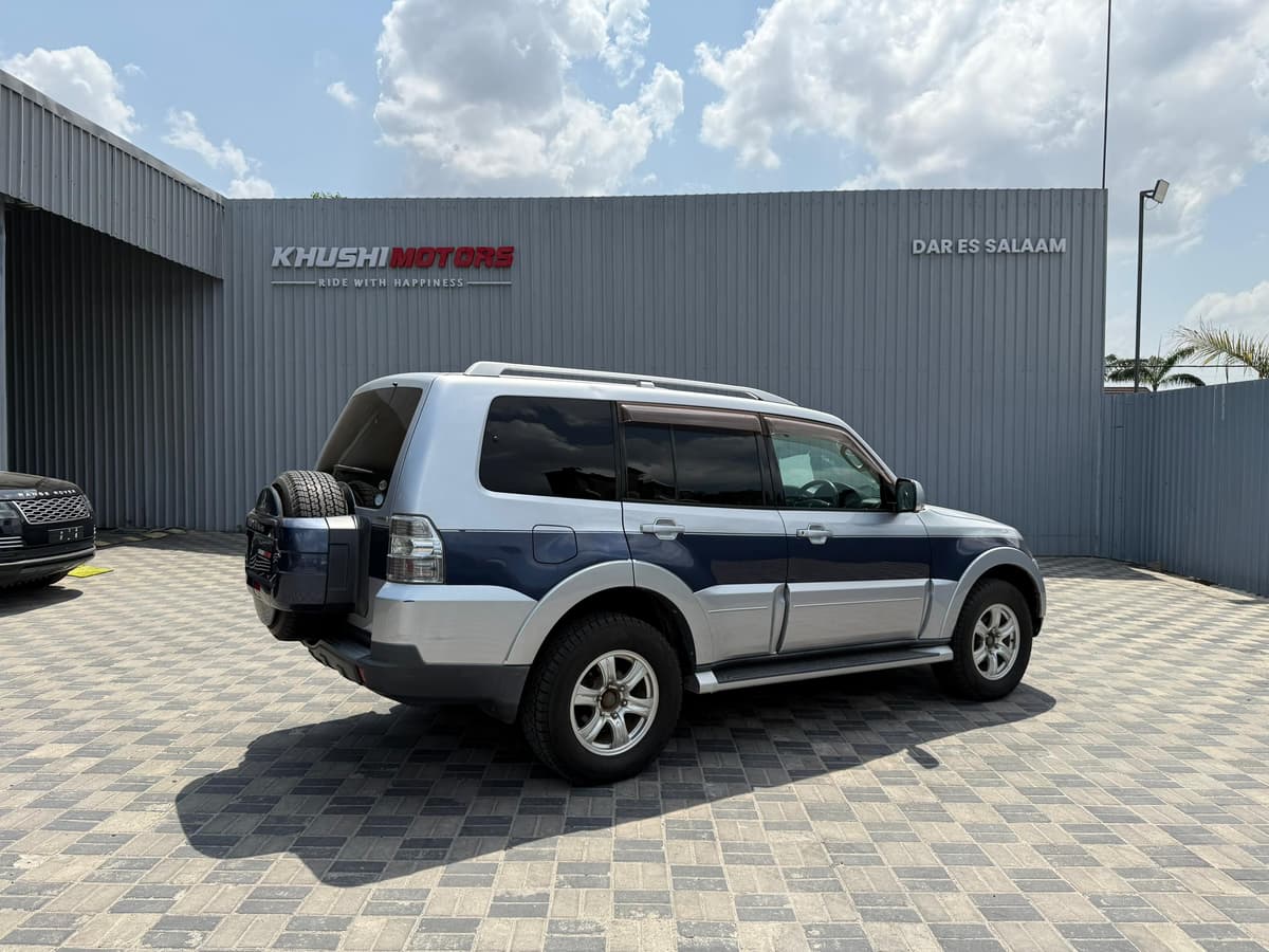 2007 Mitsubishi Pajero Long Exceed image-4
