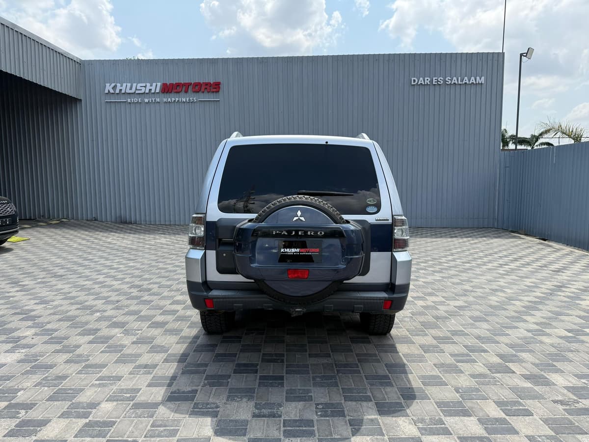 2007 Mitsubishi Pajero Long Exceed image-7