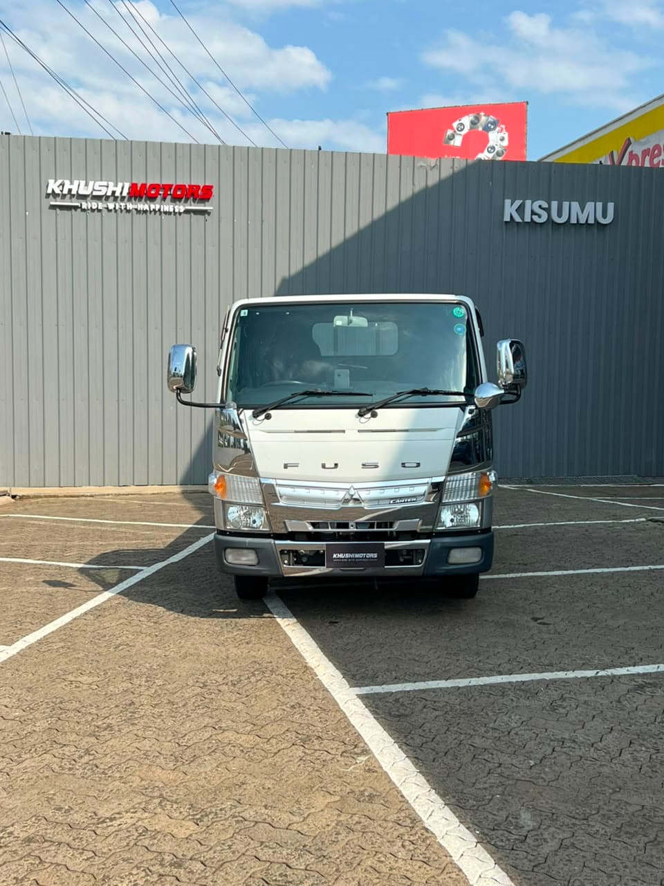 2018 Mitsubishi Canter 2.0 Ton image-2