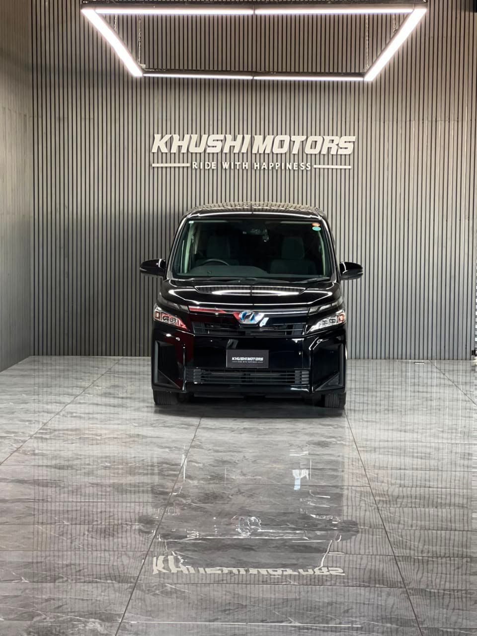 2019 Toyota Voxy HYBRID X image-2