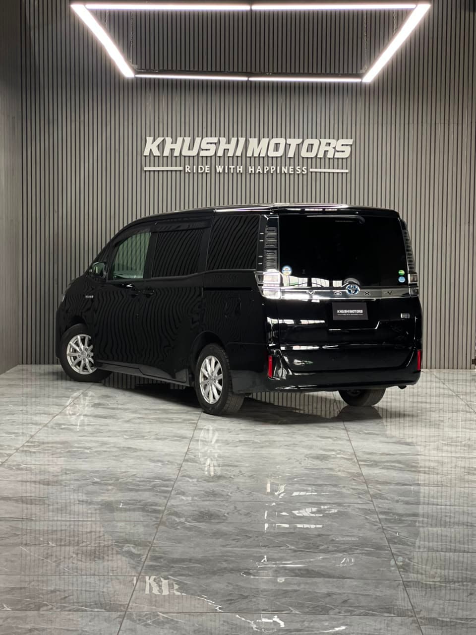 2019 Toyota Voxy HYBRID X image-4