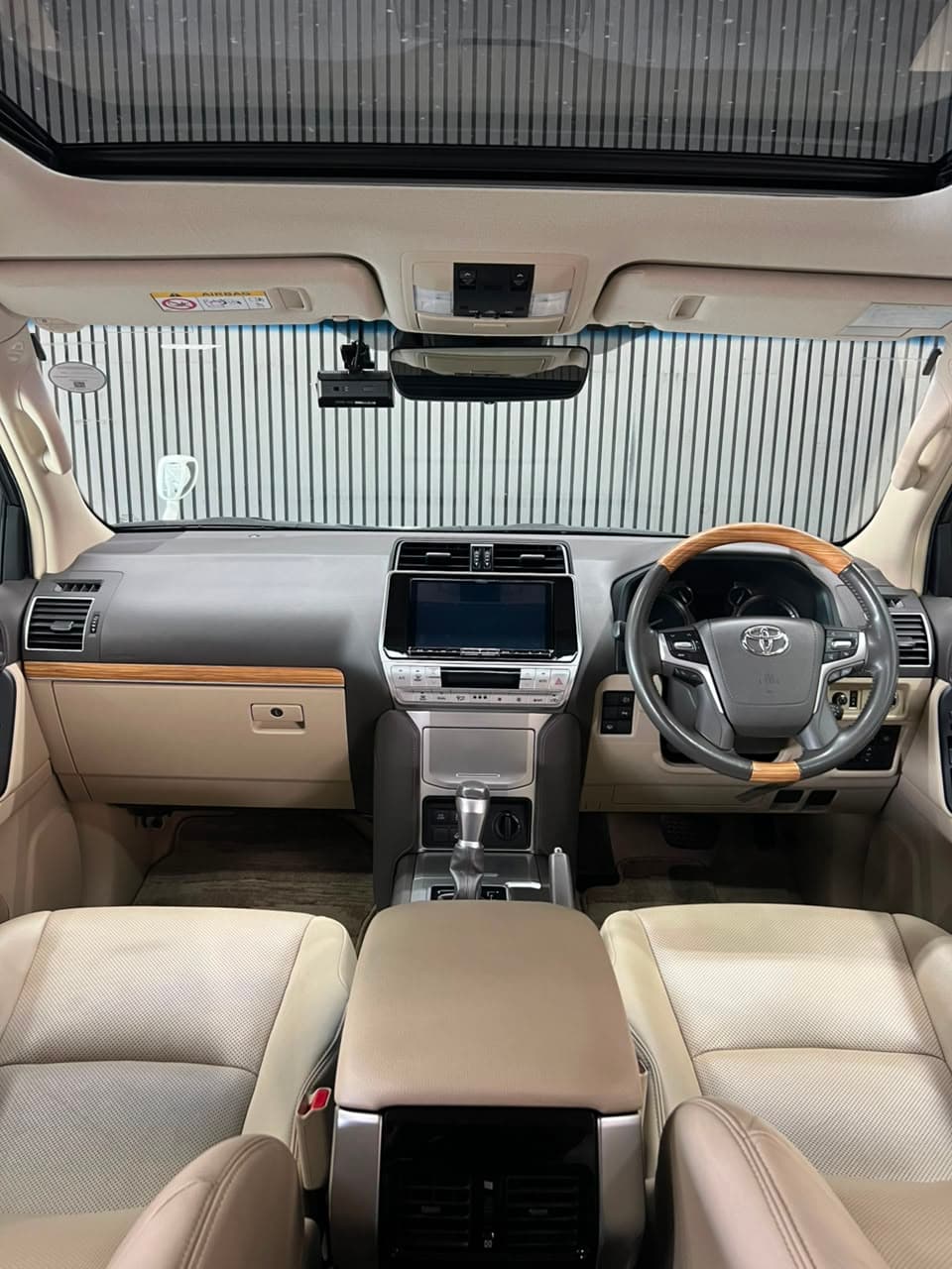 2019 Toyota Land Cruiser Prado TX L Package image-7
