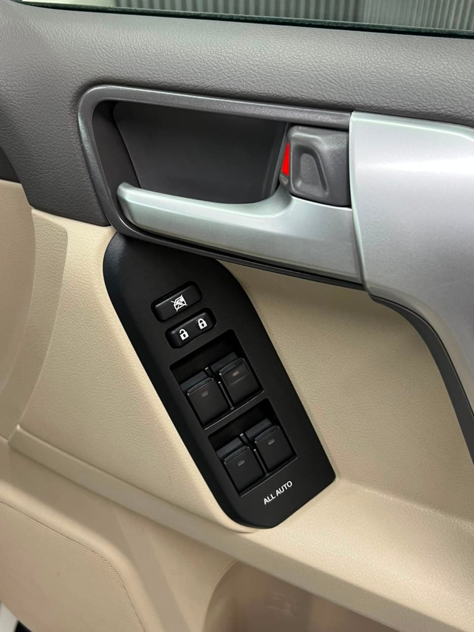 2019 Toyota Land Cruiser Prado TX L Package image-10