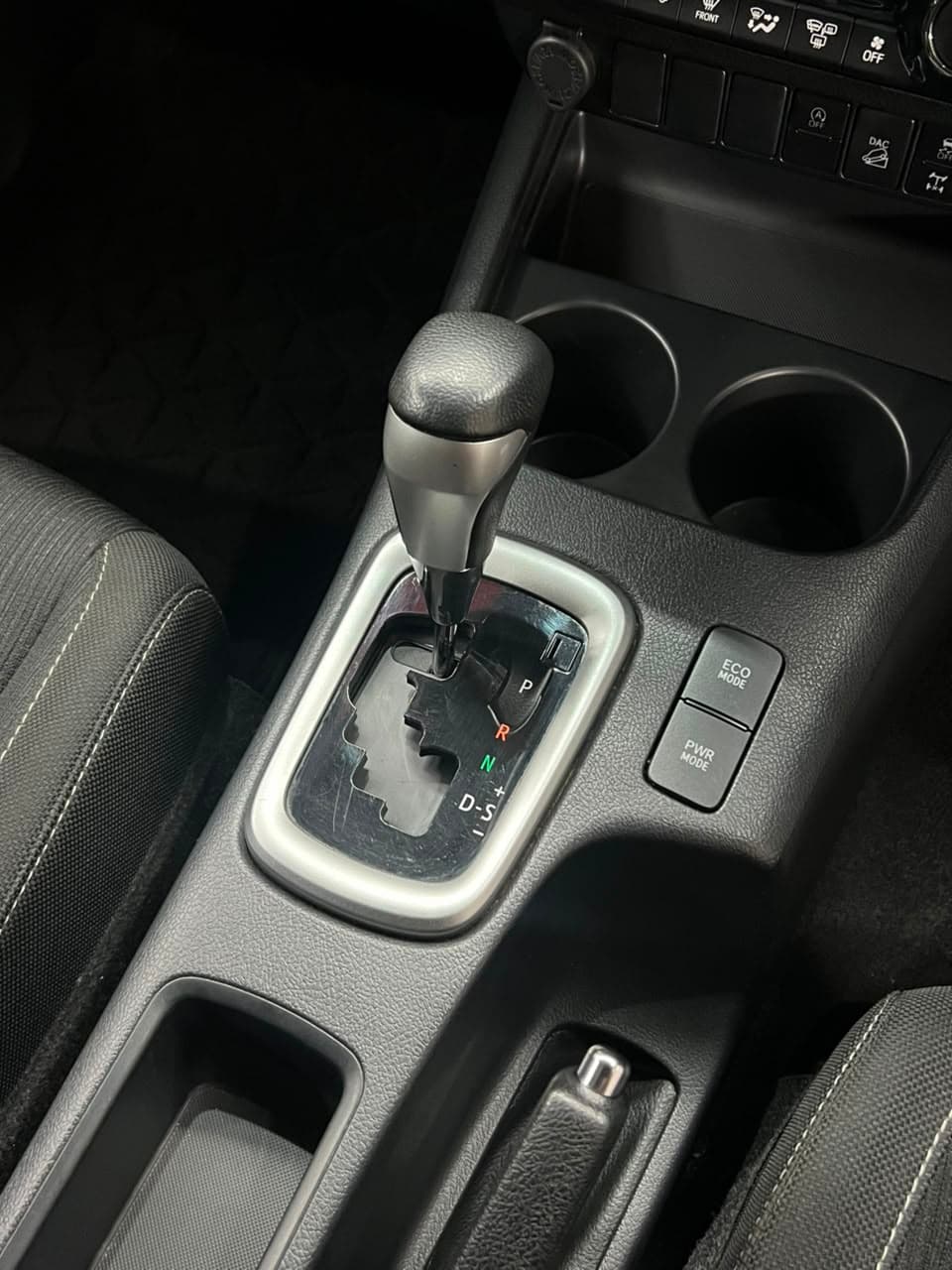 2020 Toyota Hilux Z 4WD image-9