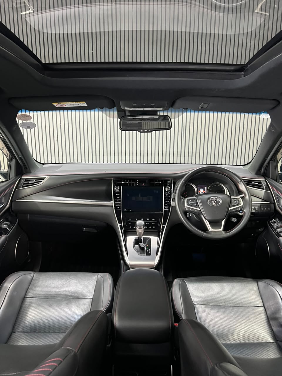 2019 Toyota Harrier image-6