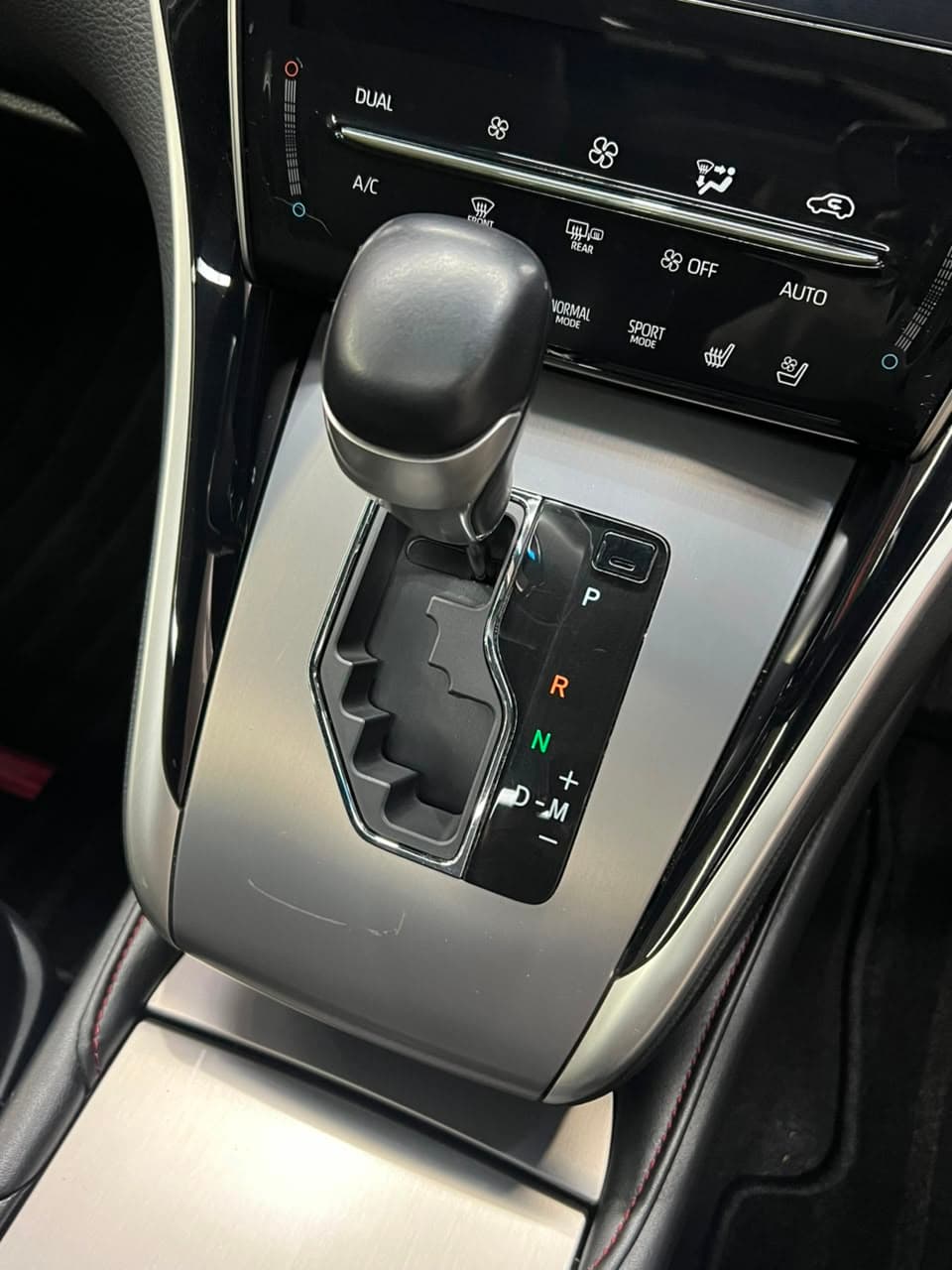 2019 Toyota Harrier image-8