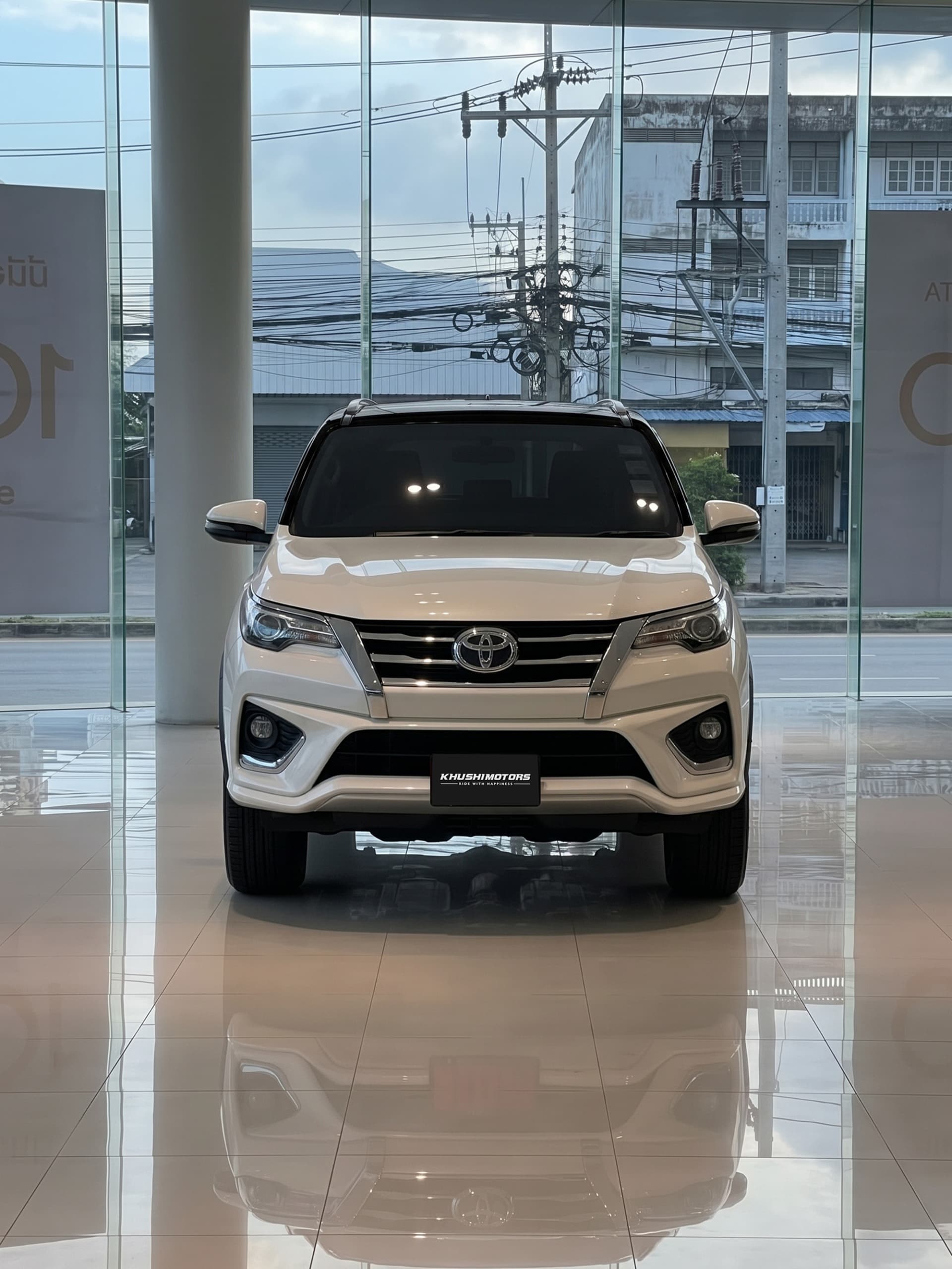 2019 Toyota Fortuner image-2