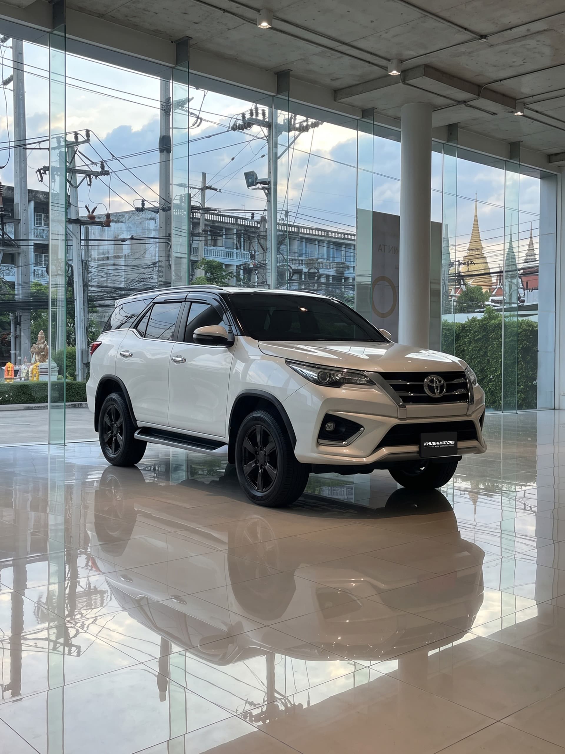 2019 Toyota Fortuner image-1