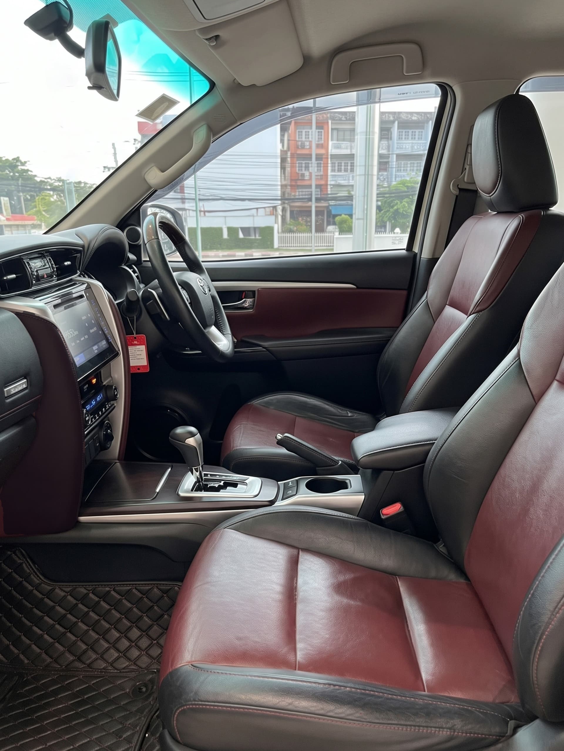 2019 Toyota Fortuner image-8