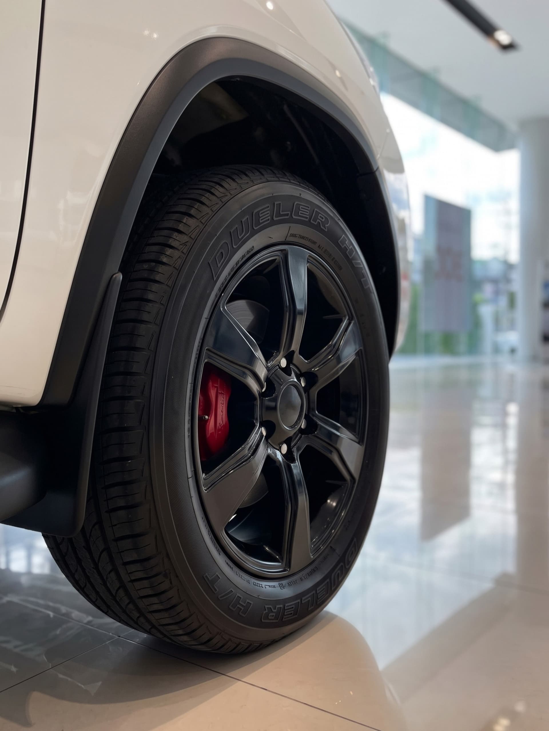 2019 Toyota Fortuner image-12